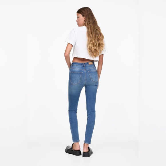 Pull & Bear Basic Denim High Rise skinny jeans / Jegging Size 8 - Picture 2 of 16